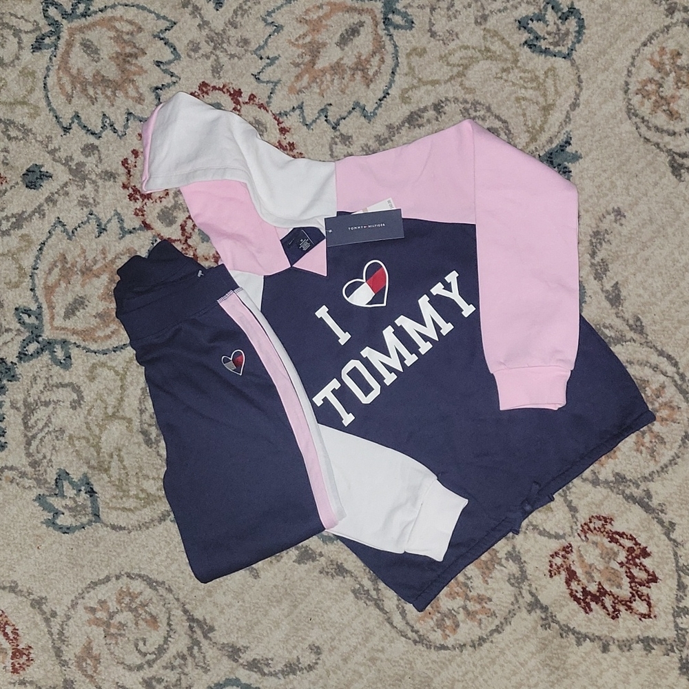 BRAND NEW JOGGING SUIT